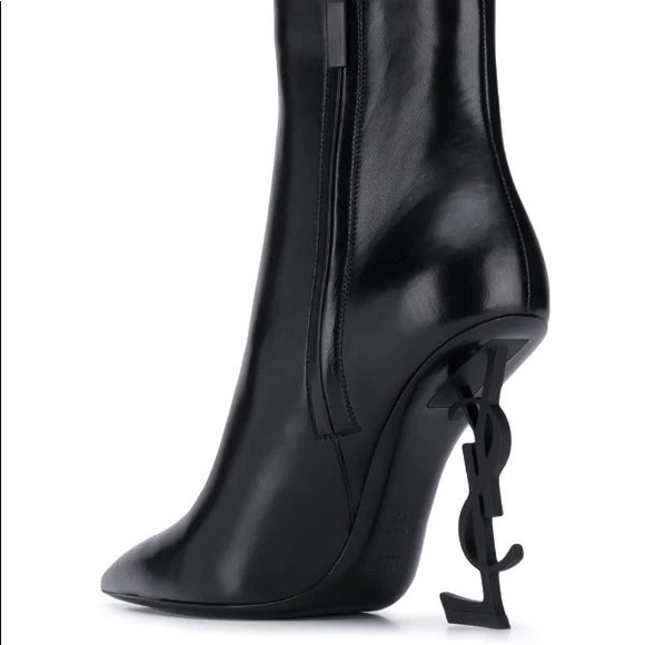 SOLD- 𝐴𝑢𝑡ℎ𝑒𝑛𝑡𝑖𝑐 𝑌𝑆𝐿 𝐵𝑜𝑜𝑡𝑖𝑒𝑠 - Picture 3 of 15